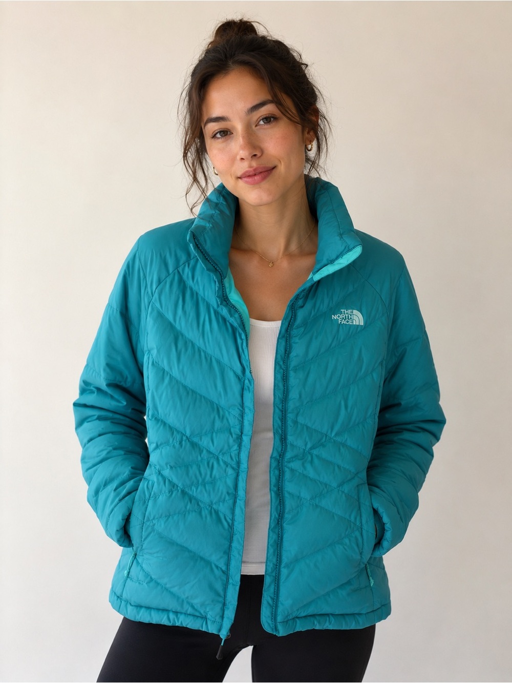 The North Face Women's Teal 550 Puffer Jacket